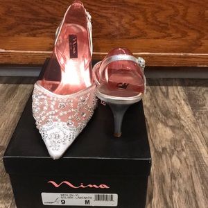 Nina Brand Weylin Silver Laminato heels